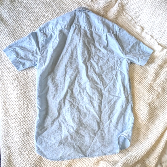 Lacoste Men's Chambray button-down short sleeve shirt, size S. - Picture 8 of 8